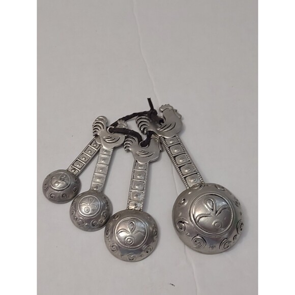 Ganz Measuring Spoons Rooster Chickens Sunflowers Embossed Metal Set of 4 - Picture 7 of 7